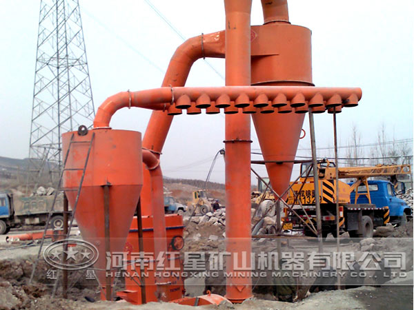 石灰石磨粉現(xiàn)場(chǎng) 石灰石磨粉現(xiàn)場(chǎng)